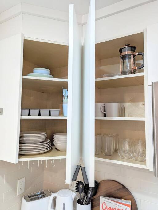 Centrally Located, Modern, 2 Bedroom Home Vancouver Kültér fotó