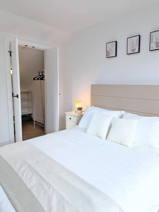 Centrally Located, Modern, 2 Bedroom Home Vancouver Kültér fotó